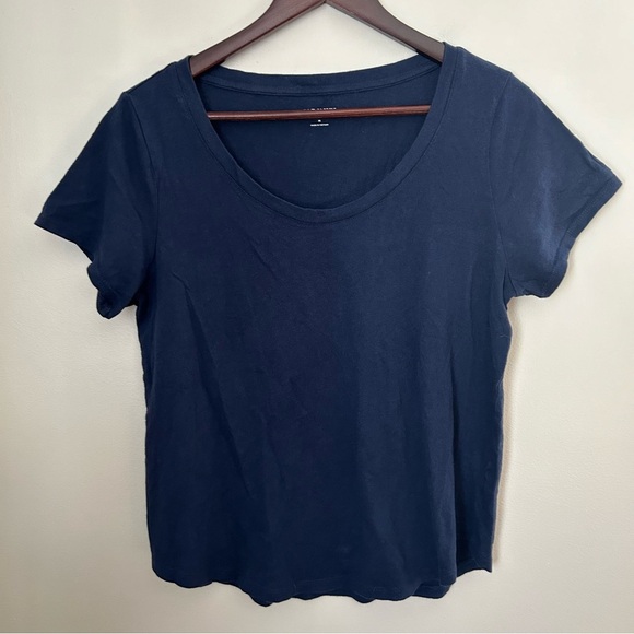 Old Navy Tee Shirt Navy Blue Everywear Short Sleeve Crewneck Neutral Casual - Picture 8 of 8